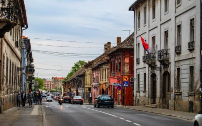 Observatori europeni semnalează nereguli grave la alegerile locale din Serbia Observatori electorali din cadrul Consiliului Europei au raportat luni că au fost martori la acte de violență și multiple nereguli „extrem de preocupante” în timpul alegerilor municipale din Serbia, desfășurate la sfârșitul săptămânii trecute, conform agențiilor internaționale de presă