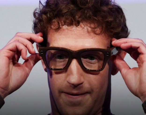 Ochelarii inteligenți Meta, sub lupa: angajați din Kenya ar fi analizat conținut intim al utilizatorilor O investigație jurnalistică scoate la iveală practici controversate legate de ochelarii inteligenți produși de Meta