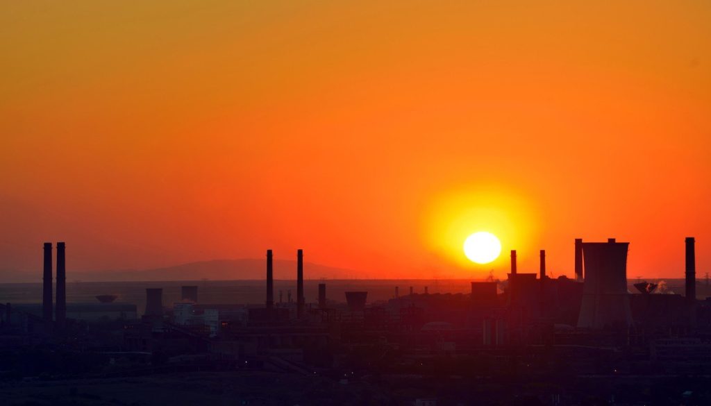 Declin industrial: Guvernul, somat să intervină urgent