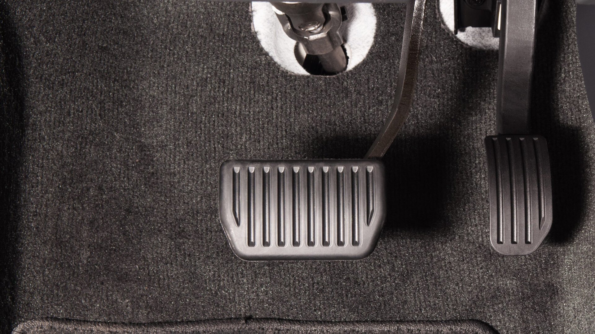 Avertisment pentru șoferi: Cutia de viteze automată, în pericol în traficul urban Cutia de viteze automată a mașinii tale poate suferi în condiții de trafic intens, cu caniculă și în urcușuri