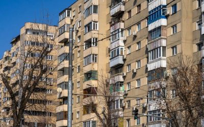 Piața imobiliară din București: prețuri în creștere, dar cu diferențe mari între cartiere Piața rezidențială din București prezintă tendințe mixte, cu prețuri în creștere pentru apartamente, dar cu o ușoară scădere pentru case