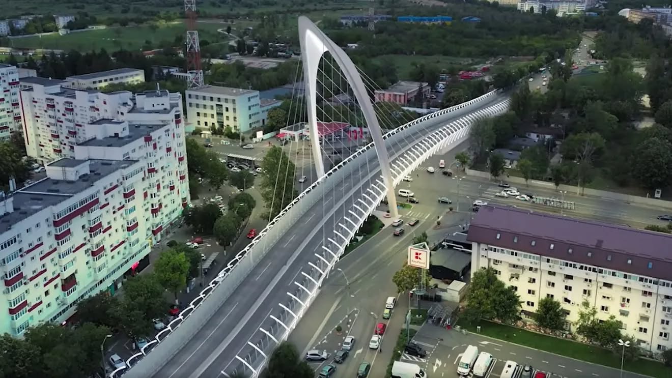 Pasajele din sectorul 4 blochează o linie de tramvai promisă de primar Două pasaje supraterane construite în Sectorul 4, în ciuda promisiunilor primarului Daniel Băluță, împiedică amenajarea unei linii de tramvai pe inelul median al Capitalei