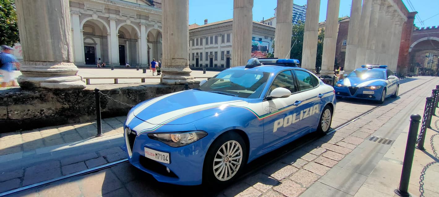 Doi anarhiști italieni mor într-o explozie, ancheta vizează un atentat Doi anarhiști italieni, cunoscuți de autorități, au murit în urma unei explozii puternice care a avut loc într-un hangar la periferia Romei