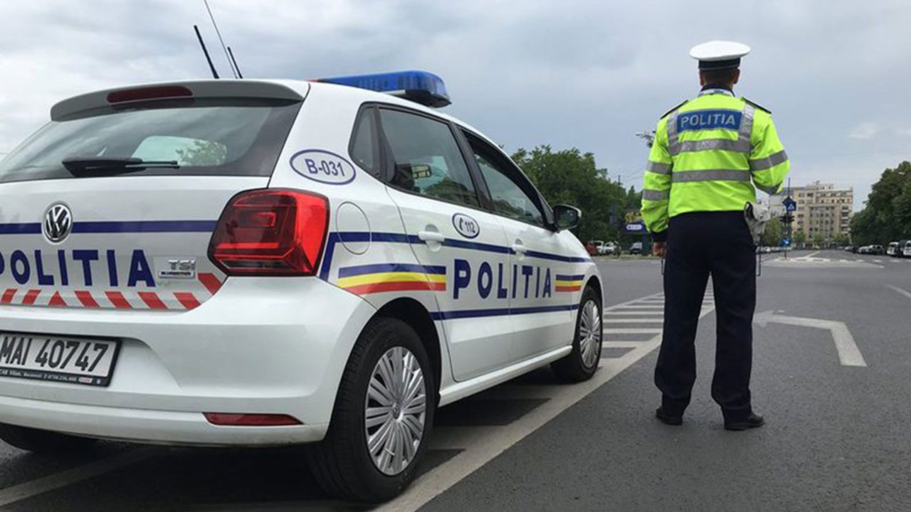 Poliția Română intră în era supravegherii digitale a traficului: amenzi și depistare rapidă prin camere Poliția Română implementează un sistem avansat de monitorizare a traficului rutier, bazat pe camere video inteligente, capabil să verifice în timp real valabilitatea inspecției tehnice periodice (ITP), a asigurării obligatorii RCA și alte aspecte legale ale vehiculelor