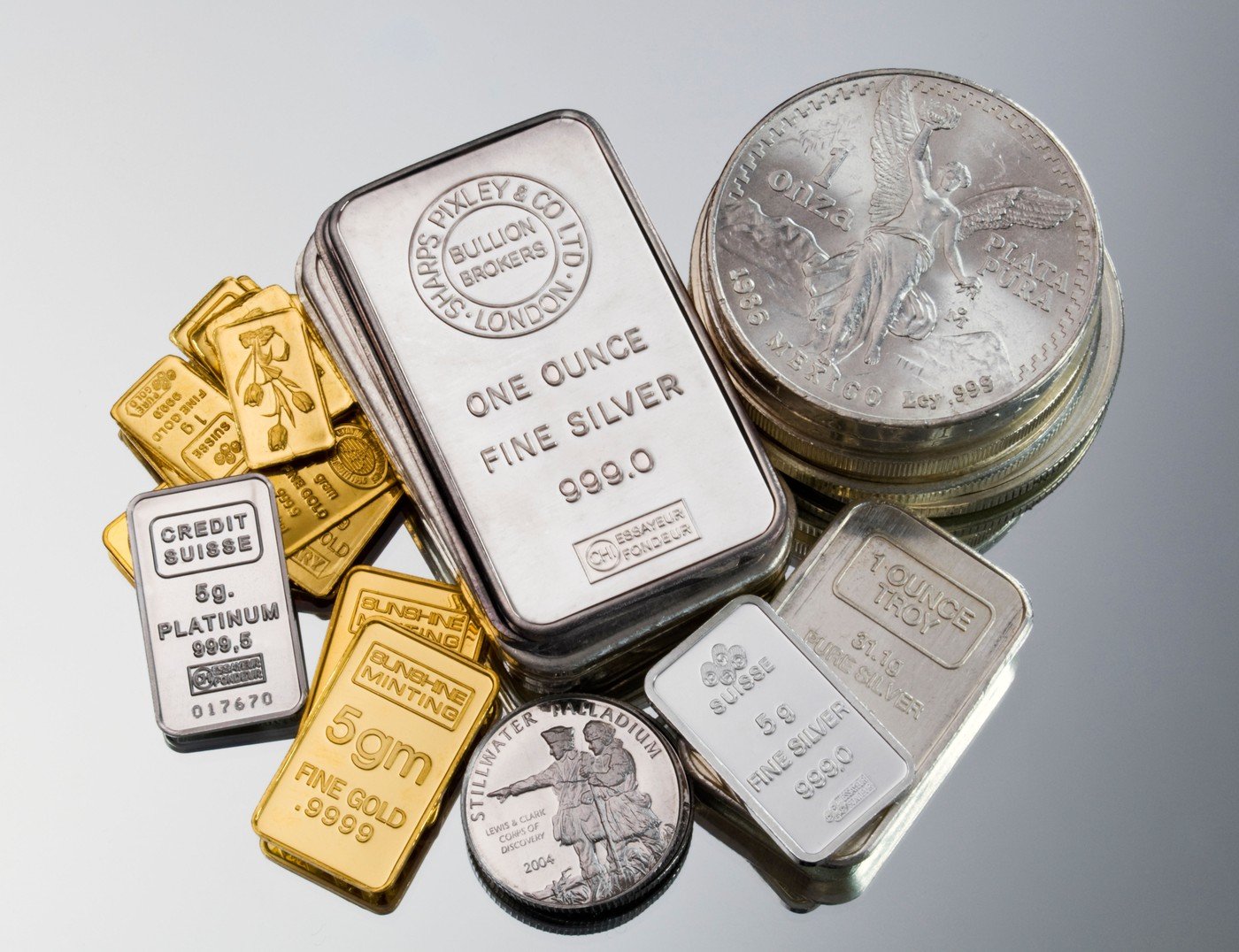 Aurul și argintul, în picaj pe fondul tensiunilor globale și al inflației București – Prețurile aurului și argintului au înregistrat scăderi semnificative pe piețele financiare internaționale, pe fondul conflictului din Orientul Mijlociu și al creșterii prețului petrolului