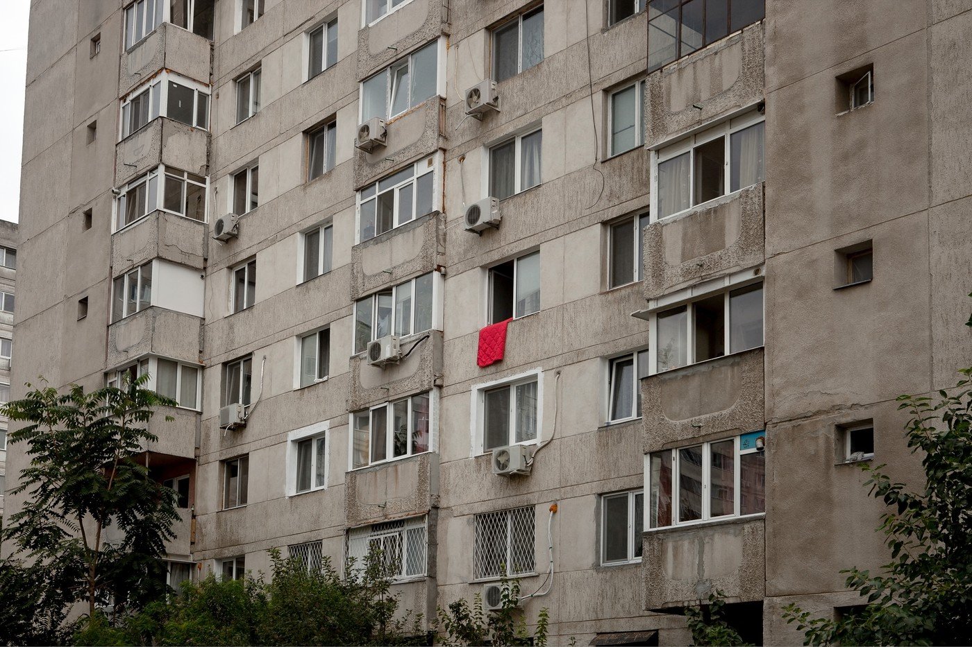 Cum poți folosi spațiile comune din bloc: Ghidul proprietarului Acordul de asociere este documentul-cheie care stabilește regulile după care funcționează o asociație de proprietari și, implicit, modul în care sunt utilizate spațiile comune