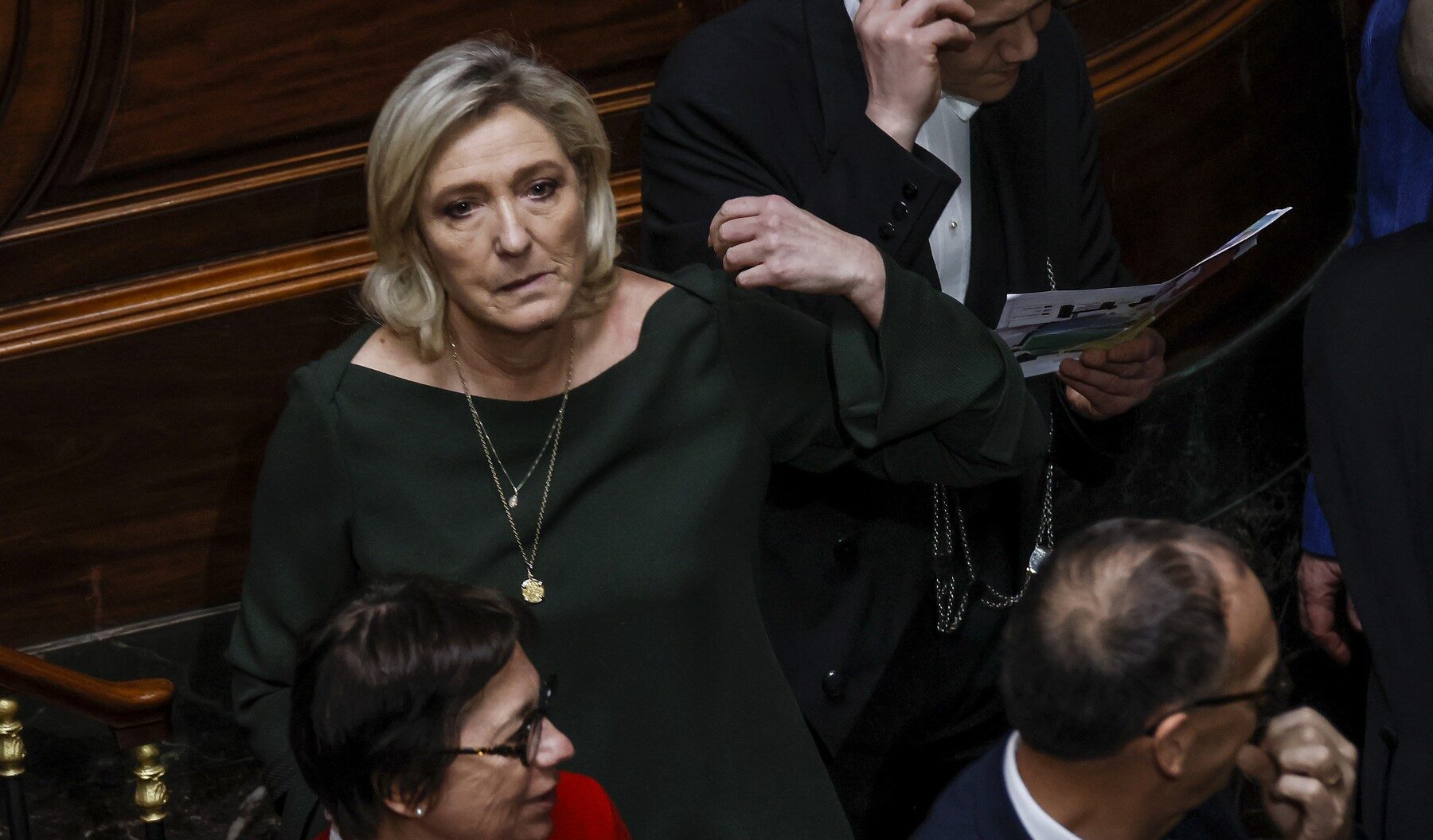 Le Pen laudă Orbán pentru blocarea fondurilor UE pentru Ucraina Liderul extremei drepte franceze, Marine Le Pen, a lăudat recent la Budapesta decizia premierului ungar Viktor Orbán de a bloca un împrumut de 90 de miliarde de euro din partea Uniunii Europene, destinat Ucrainei