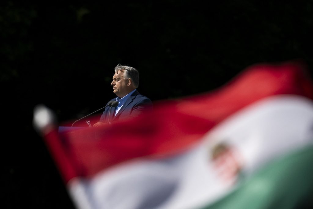 Vizita ministrului ungar al culturii în România, umbrită de un incident neașteptat Balázs Hankó, ministrul culturii și inovării din Ungaria, a efectuat o vizită de două zile în județele din România cu o populație semnificativă de etnici maghiari