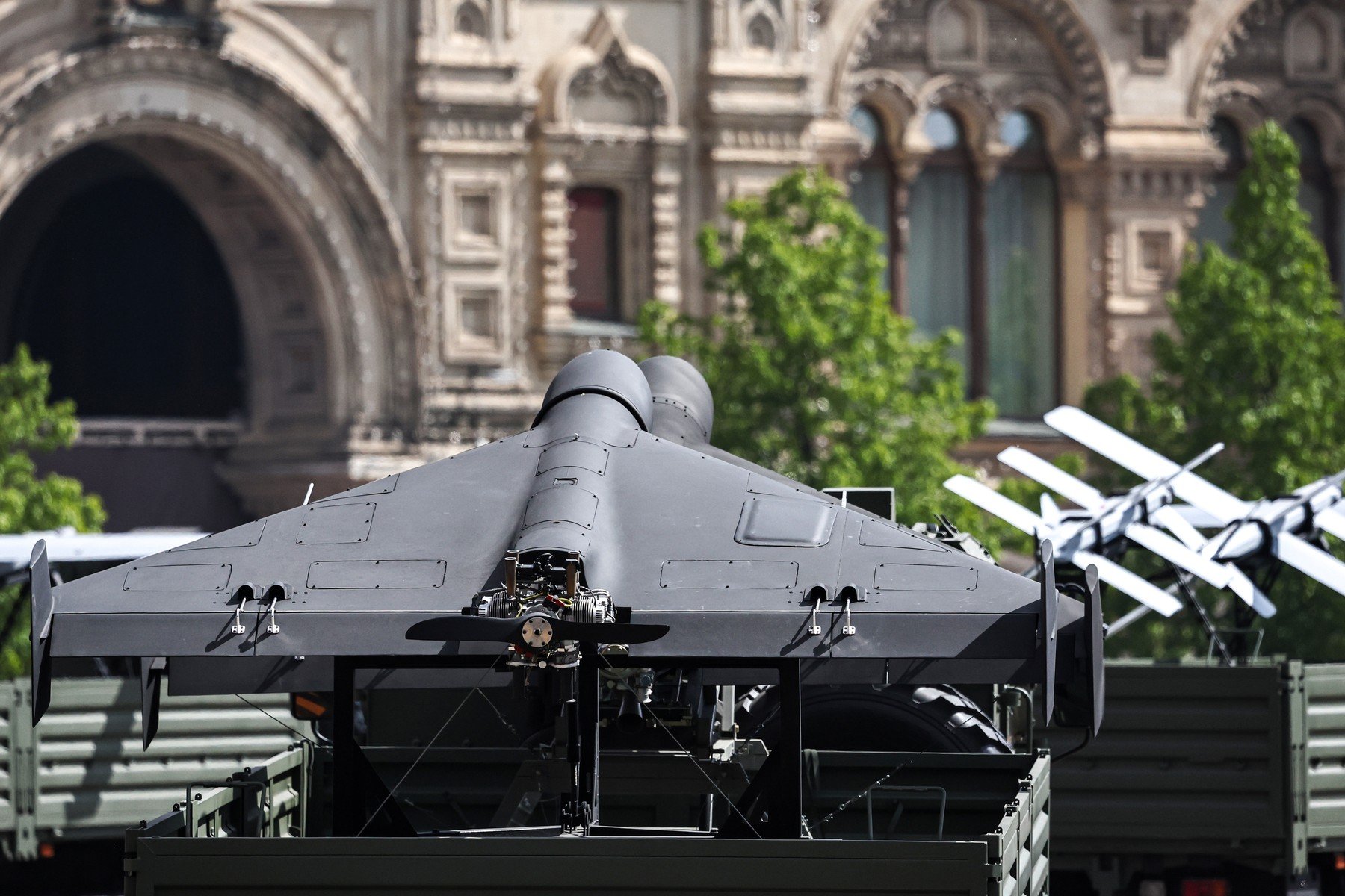 Zelenski: Rusia plănuiește stații de control drone în Belarus și Ucraina ocupată Președintele ucrainean Volodimir Zelenski a anunțat că Rusia intenționează să amplaseze stații de control pentru drone în Belarus și în zonele ocupate din Ucraina