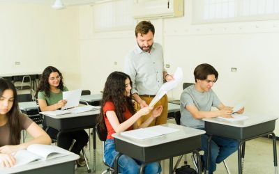 Simularea Evaluării Naționale 2026: Cum vor afla elevii rezultatele Elevii de clasa a VIII-a care au susținut simularea Evaluării Naționale vor afla rezultatele individual, prin intermediul unităților de învățământ