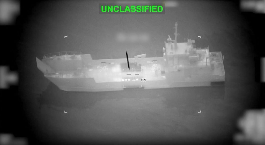 SUA, atac aerian major în Strâmtoarea Ormuz: Flota iraniană de minare, pulverizată Washingtonul a publicat înregistrări video cu atacurile aeriene asupra flotei iraniene de minare, soldate cu distrugerea a 16 nave militare