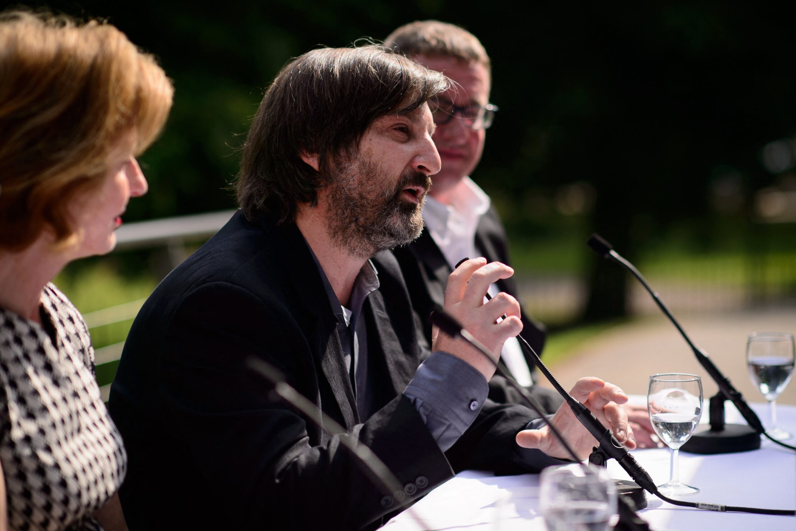 Smiljan Radic Clarke, arhitectul chilian care a cucerit Premiul Pritzker Smiljan Radic Clarke, un nume emblematic în arhitectura contemporană, a fost distins cu Premiul Pritzker, considerat echivalentul Nobelului în domeniu