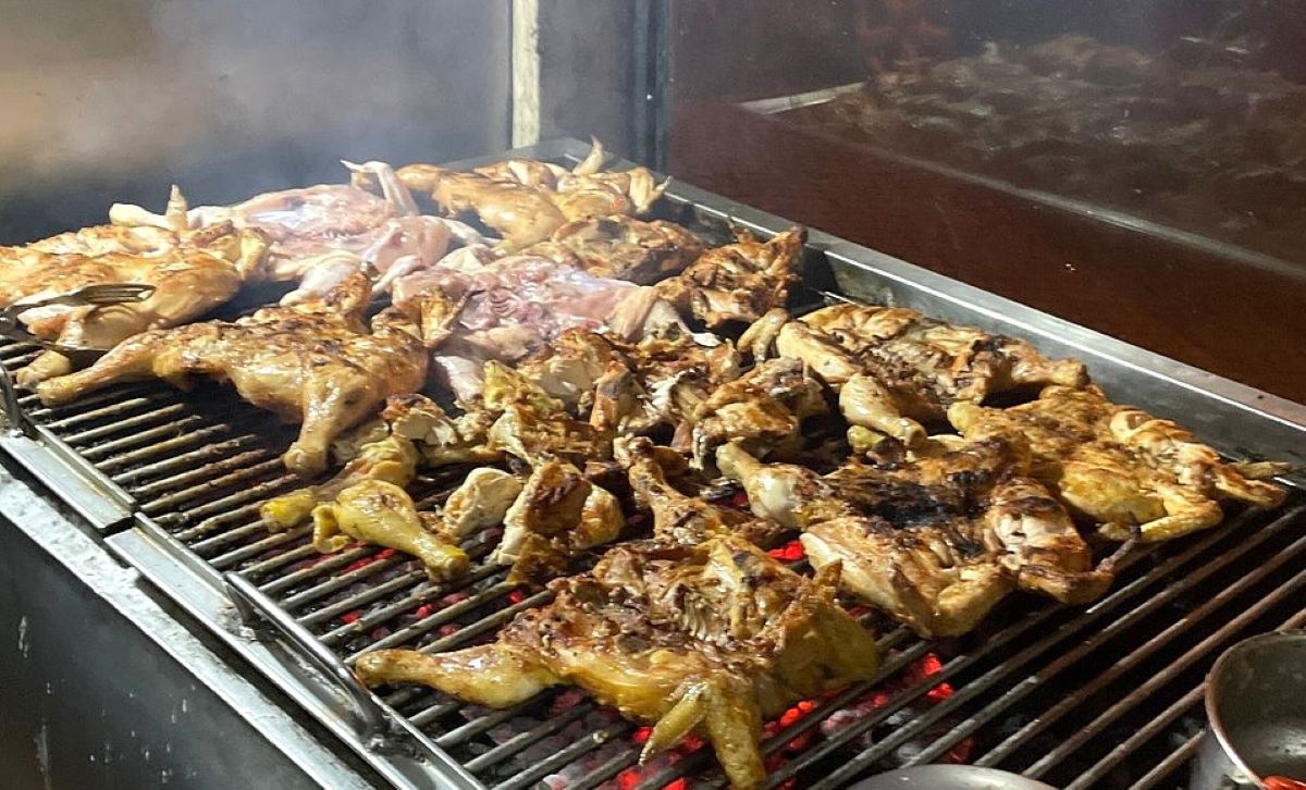 Rotiseria anonimă din lisabona, asaltată de turiști chinezi