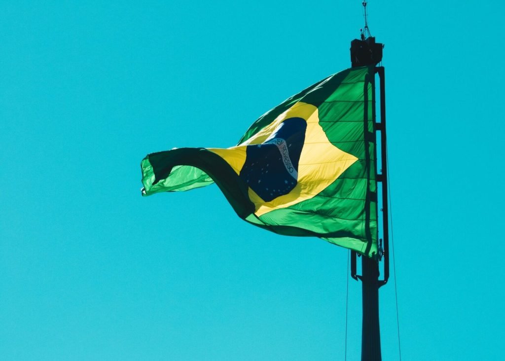 Un brazilian de 118 ani, cel mai longeviv om din lume Un bărbat din Brazilia, care a trăit până la vârsta impresionantă de 118 ani, a fost recunoscut drept cel mai bătrân om în viață din lume
