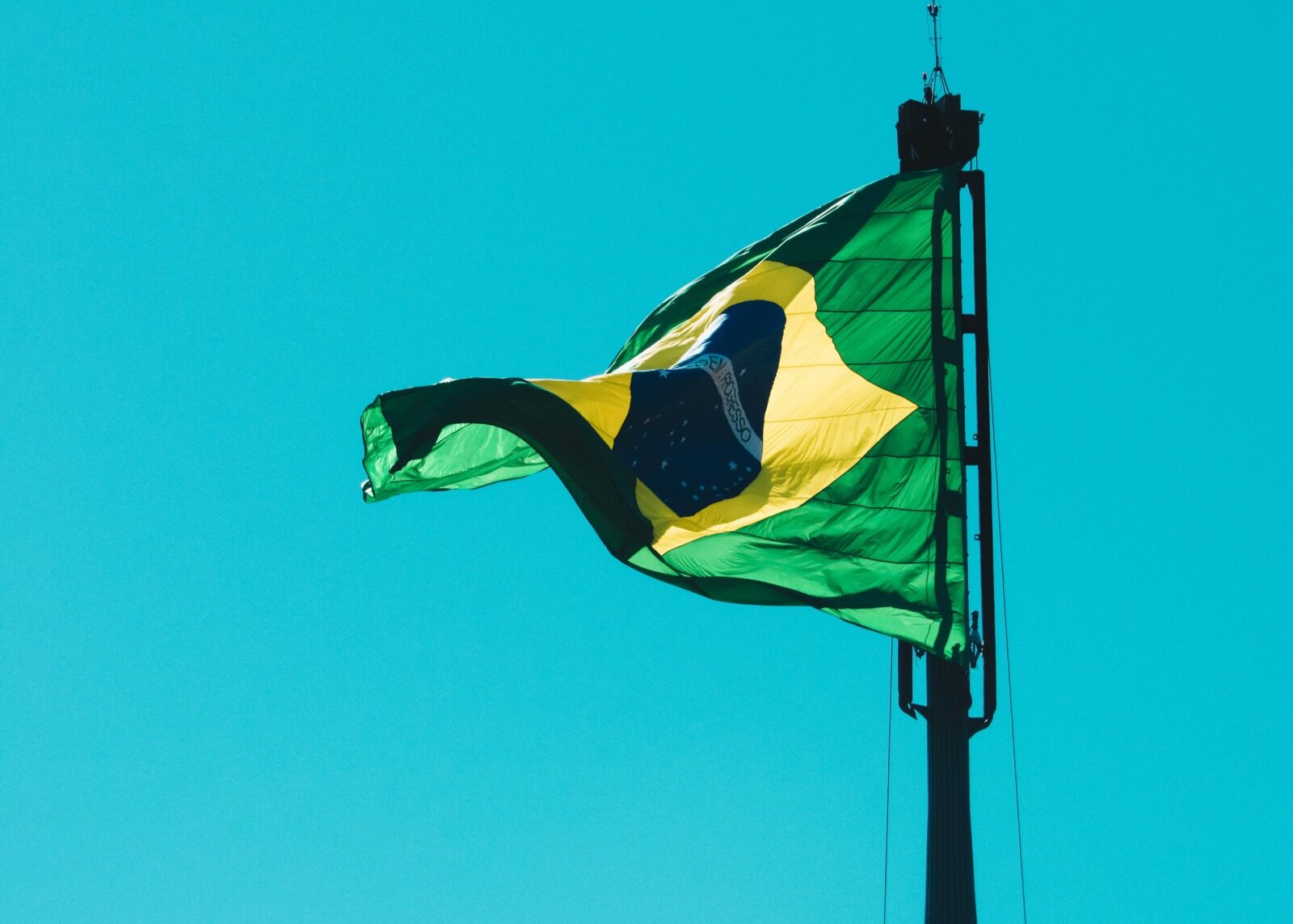 Un brazilian de 118 ani, cel mai longeviv om din lume Un bărbat din Brazilia, care a trăit până la vârsta impresionantă de 118 ani, a fost recunoscut drept cel mai bătrân om în viață din lume