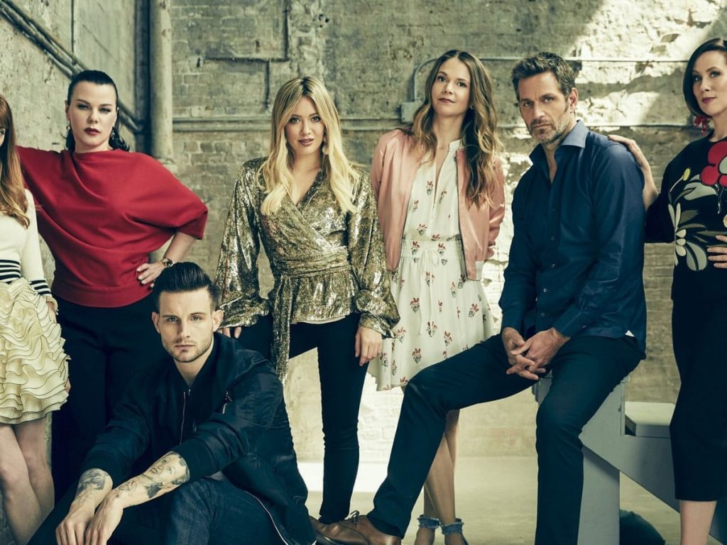 „Younger”: O Comedie cu Accente Dramatice, Dar cu Potențial Adormitor Serialul „Younger”, disponibil pe Netflix, este, în esență, o încercare de a explora teme precum feminismul și limitele autoimpuse odată cu înaintarea în vârstă