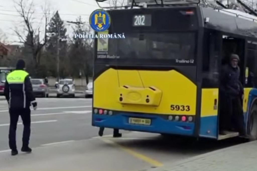 Troleibuzele din Ploiești, fără ITP timp de aproape treizeci de ani Troleibuzele care asigură transportul public în Ploiești au circulat fără inspecție tehnică periodică (ITP) timp de aproape trei decenii, conform informațiilor apărute în presa locală