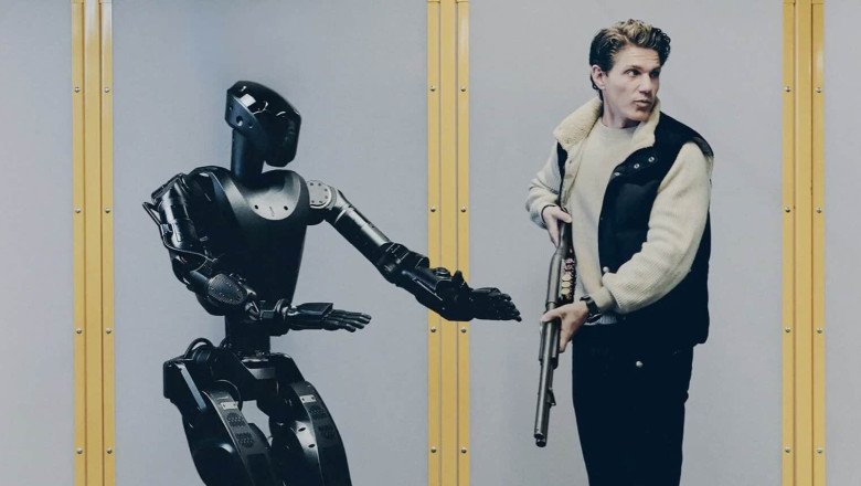 Roboți umanoizi testați pe frontul din Ucraina: O nouă eră a războiului? Ucraina a primit recent doi roboți umanoizi militari, modelul Phantom MK-1, pentru a fi evaluați direct pe câmpul de luptă