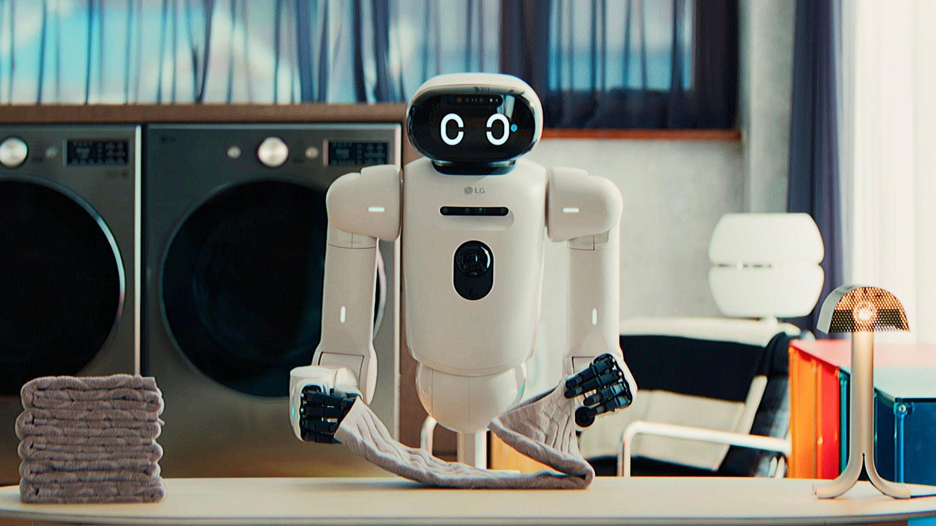Roboții, în dificultate la împăturirea hainelor: O provocare pentru inteligența artificială Robotica și inteligența artificială se confruntă cu o provocare aparent simplă, dar extrem de complexă: împăturirea hainelor