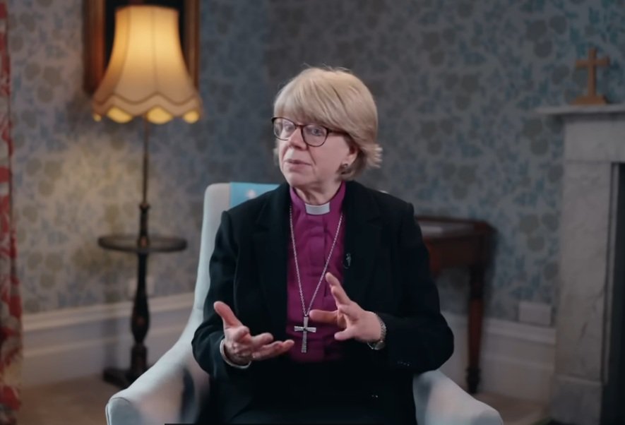 Sarah Mullally, prima femeie Arhiepiscop de Canterbury, o noutate istorică pentru Biserica Anglicană Dame Sarah Mullally va fi învestită în funcția de Arhiepiscop de Canterbury, marcând un moment istoric pentru Biserica Angliei