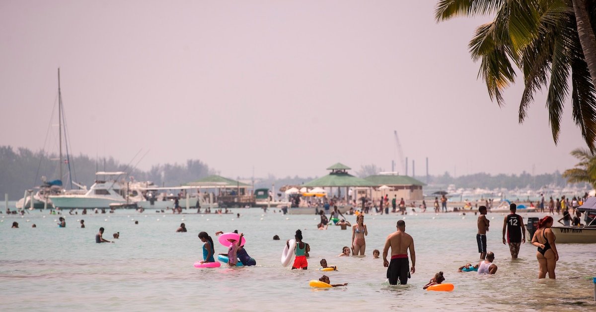 Santo Domingo: Oportunități turistice, accesibilitate limitată pentru locuitori Santo Domingo, capitala Republicii Dominicane, se confruntă cu o discrepanță notabilă între potențialul turistic ridicat și participarea redusă a localnicilor la activitățile de agrement