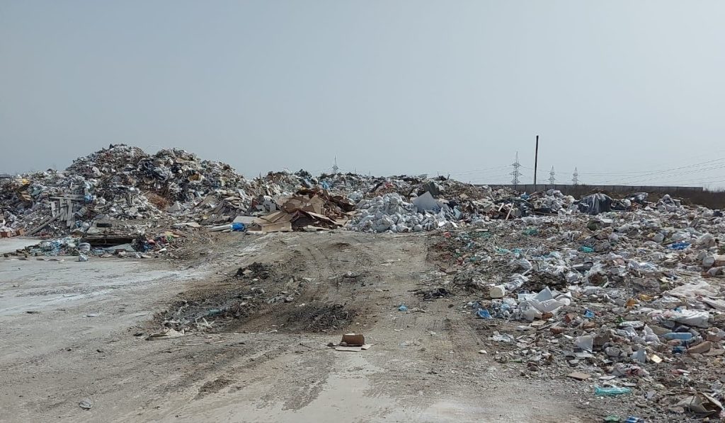 Sectorul 3 alocă 30 de milioane de lei pentru relocarea unei stații de sortare a deșeurilor Consiliul Local al Sectorului 3 a aprobat o finanțare de 30 de milioane de lei pentru societatea de salubritate și dezăpezire controlată de primarul Robert Negoiță