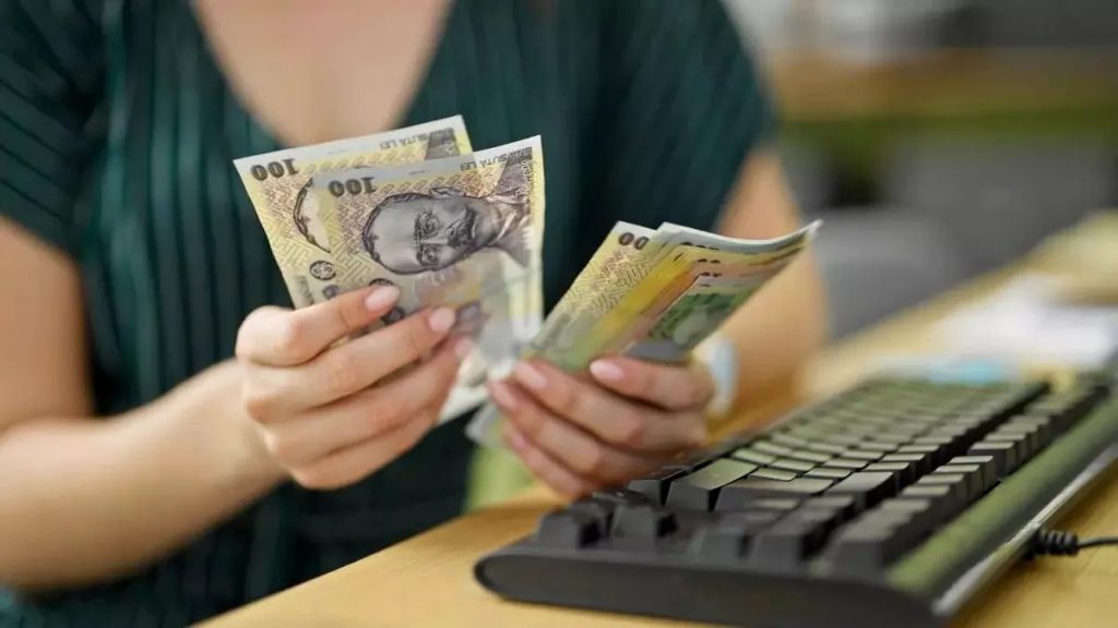 Suprataxa bancară riscă să scumpească creditele ipotecare: Cum îți afectează gradul de îndatorare Băncile din România ar putea majora dobânzile la creditele ipotecare, ca urmare a introducerii unei noi suprataxe pe activele instituțiilor financiare