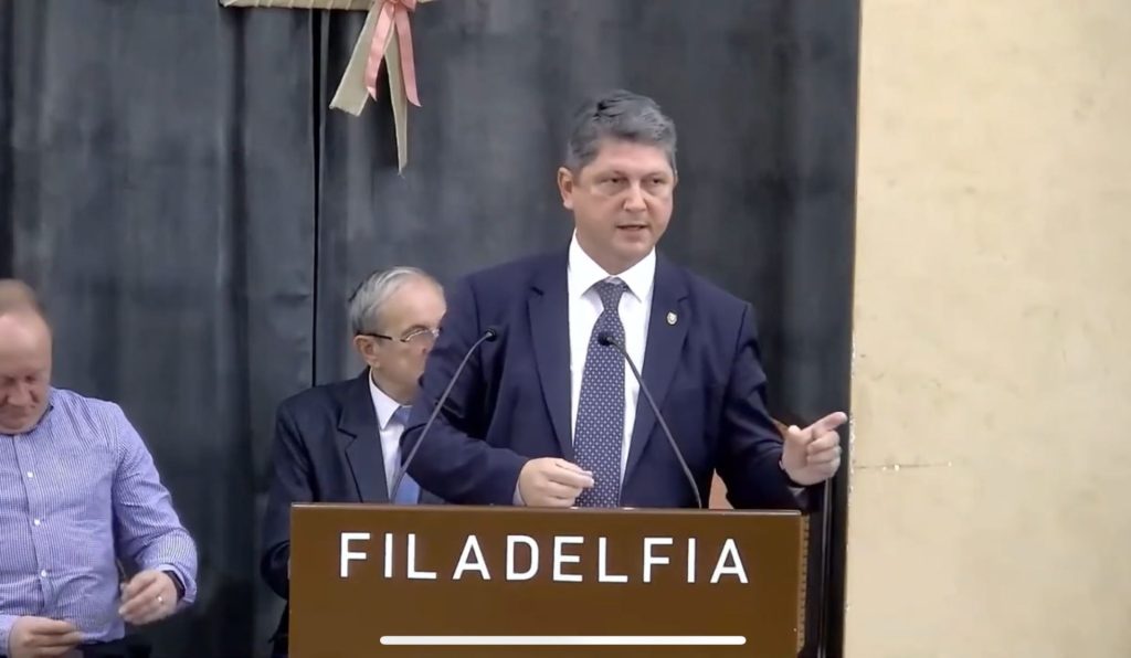 Titus Corlățean, candidatul pentru o funcție europeană, și declarațiile despre căsătorie Senatorul PSD Titus Corlățean, cunoscut pentru pozițiile sale conservatoare, își propune să ocupe funcția de Secretar general adjunct al Consiliului Europei