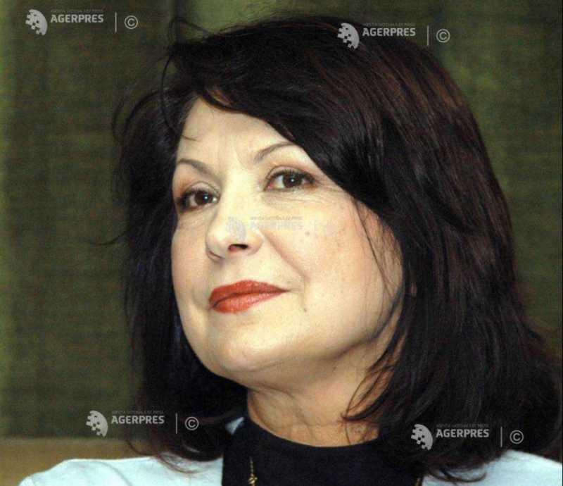 Tora Vasilescu, o stea a cinematografiei românești, omagiată pentru o carieră impresionantă Una dintre cele mai iubite și apreciate actrițe din România, Tora Vasilescu, a fascinat generații întregi cu farmecul, talentul și naturalețea sa