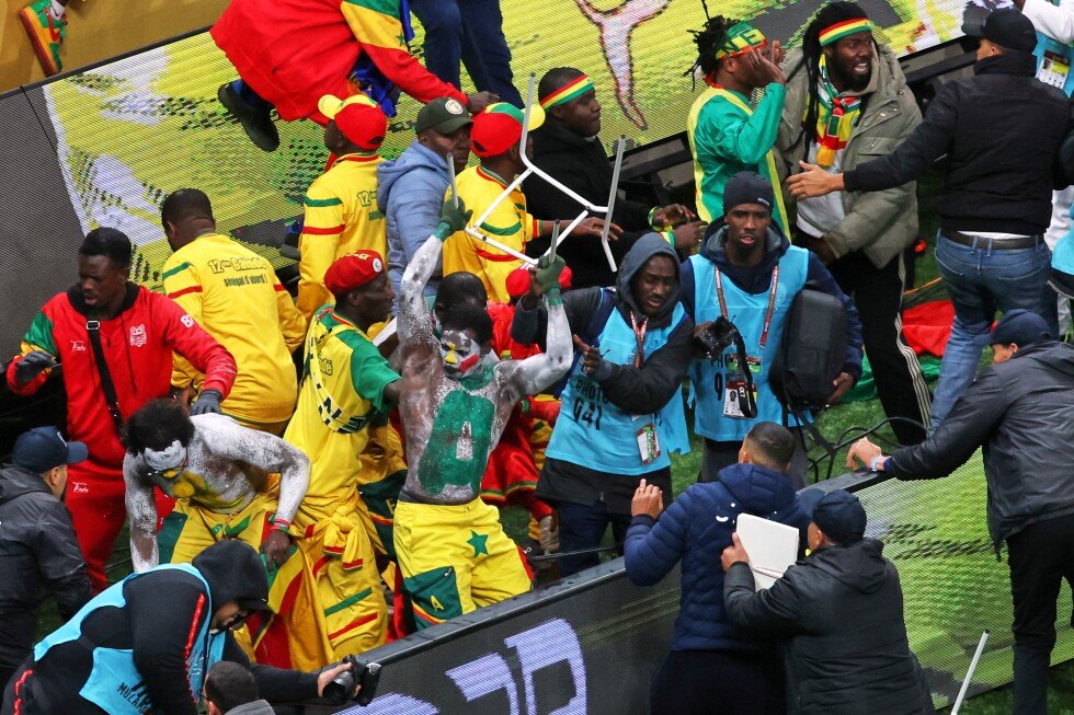 Morocco, încoronată campioană africană în mod controversat, după răsturnarea rezultatului finalei GENEVA (AP) – Un verdict șocant al organismului de conducere a fotbalului african a adus Marocului titlul de campioană a Cupei Africii pe Națiuni, marți