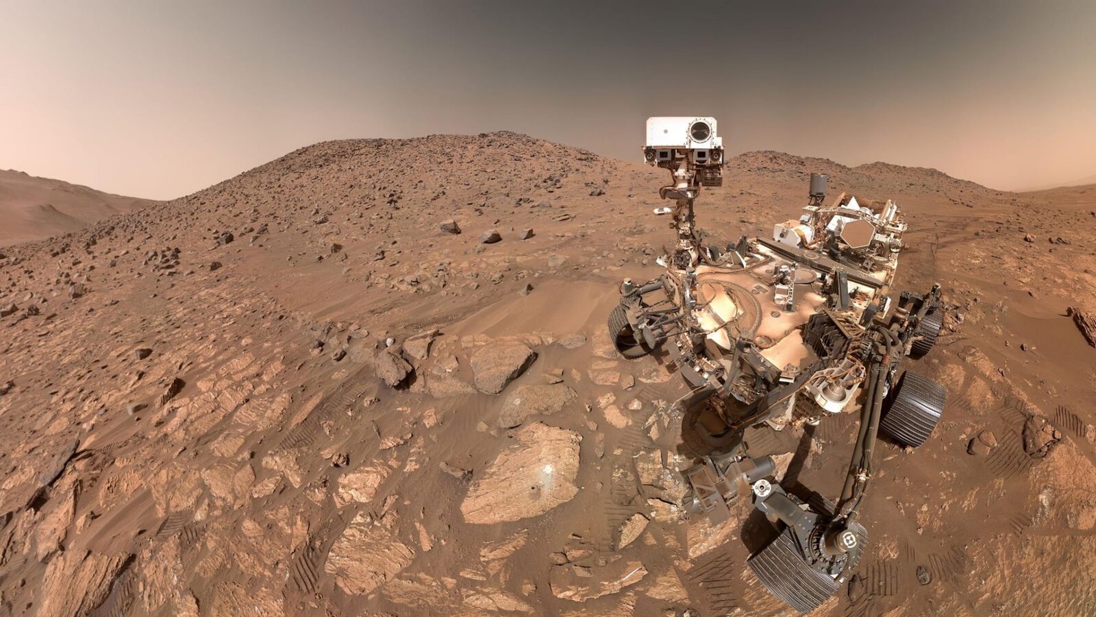 Semne ale vieții pe Marte? Cercetătorii, tot mai aproape de un răspuns Echipa roverului Perseverance al NASA a descoperit structuri neobișnuite într-o rocă marțiană, oferind, pentru prima oară, indicii puternice despre posibila existență a vieții pe Planeta Roșie