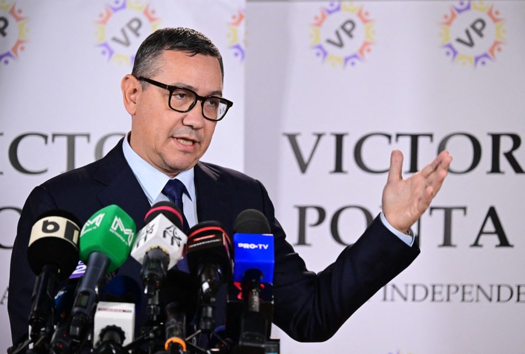 Fiica lui Victor Ponta, împiedicată să se întoarcă în țară: Acuzații de intervenție politică în evacuarea românilor din Dubai O controversă de amploare a izbucnit după ce fostul premier, Victor Ponta, a acuzat-o pe ministră de Externe, Oana Țoiu, că ar fi intervenit pentru a împiedica fiica sa să se îmbarce într-un avion de repatriere din Dubai