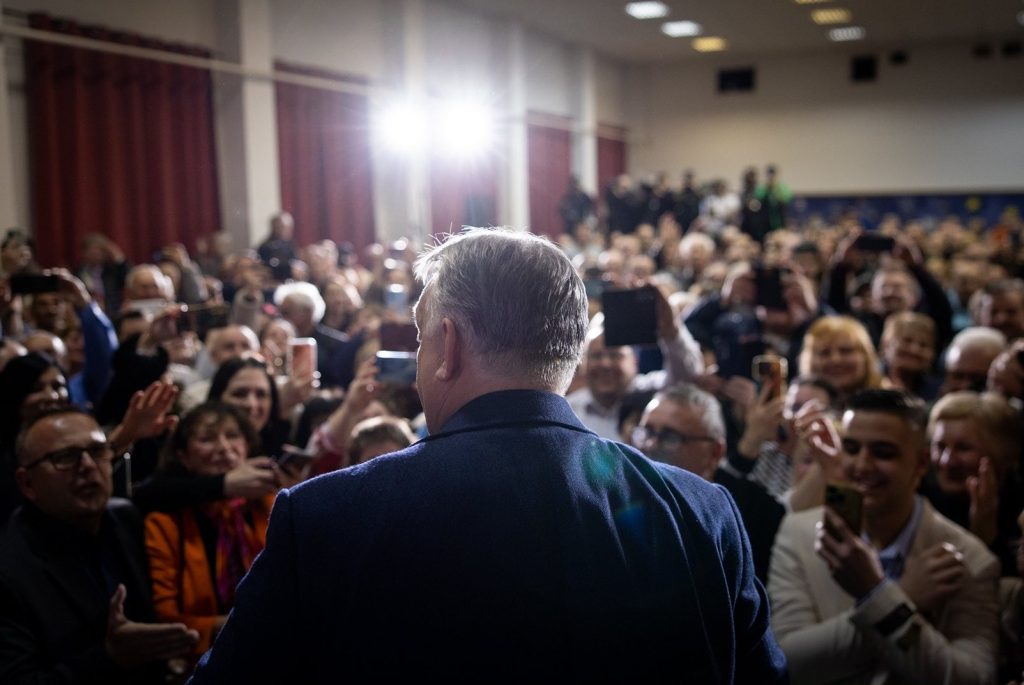 Scrutin crucial în Ungaria: Partidul Tisza, în fruntea preferințelor electoratului Cu o lună înaintea alegerilor parlamentare din Ungaria, programate pentru 12 aprilie 2026, scena politică pare să se contureze într-o confruntare strânsă între două forțe majore