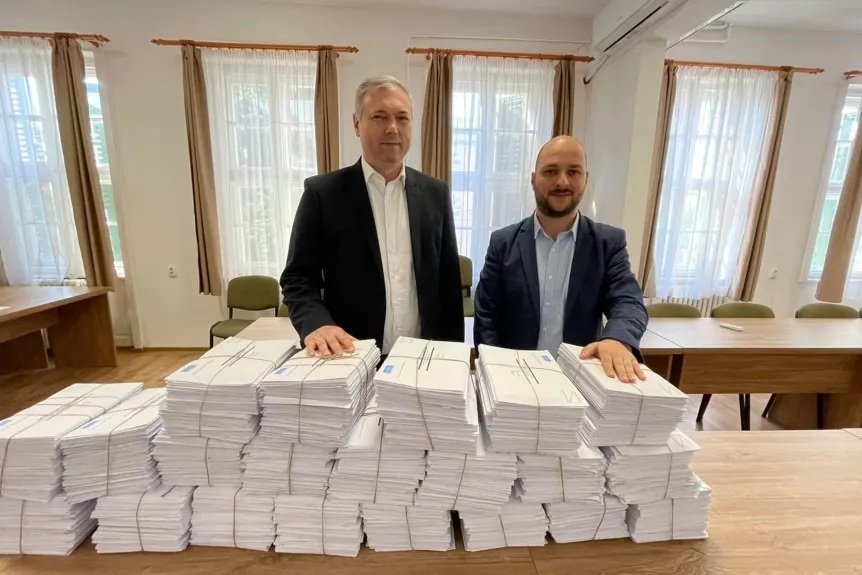 Declic cere autorităților române să intervină în contextul alegerilor parlamentare din Ungaria Organizația civică Declic, cu peste un milion de membri, a lansat o petiție adresată autorităților române, prin care solicită intervenția acestora în contextul alegerilor parlamentare din Ungaria