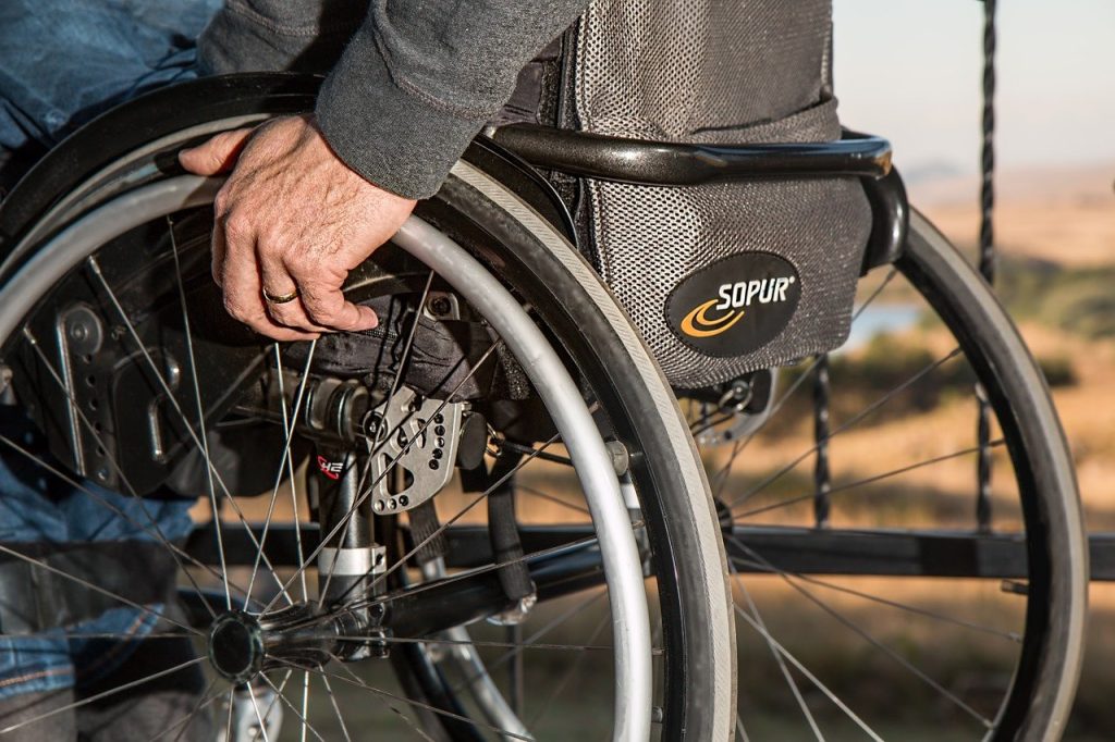 Proiect-pilot pentru transport adaptat în București, inițiat de consilierii USR Consilierii generali USR București propun un proiect-pilot pentru a facilita accesul persoanelor cu dizabilități la un transport adaptat, conform informațiilor transmise de Agerpres