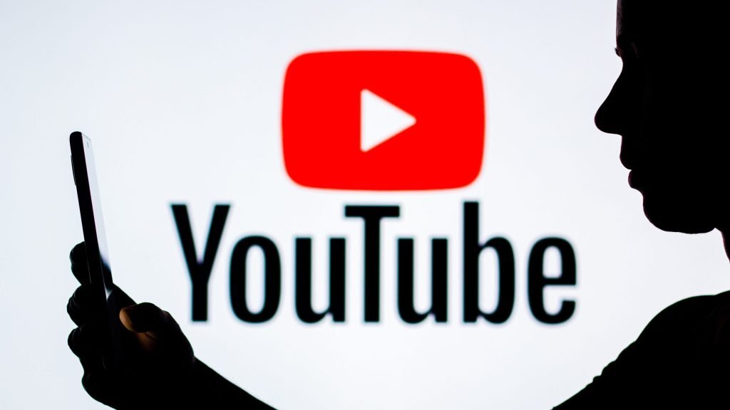 YouTube luptă cu deepfake-urile: Politicienii și jurnaliștii, vizați de noul sistem de detectare YouTube își extinde eforturile de combatere a conținutului generat de inteligența artificială (AI), lansând un instrument de detectare a imaginilor care va fi disponibil pentru oficiali, jurnaliști și candidați politici