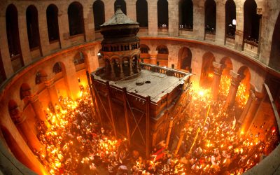 Moment-șoc la Ierusalim: Lumina Sfântă NU s-a aprins la Mormântul Sfânt