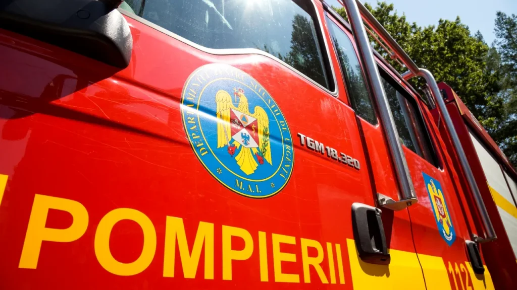 Accident tragic în Hunedoara: Un mort și patru tineri răniți