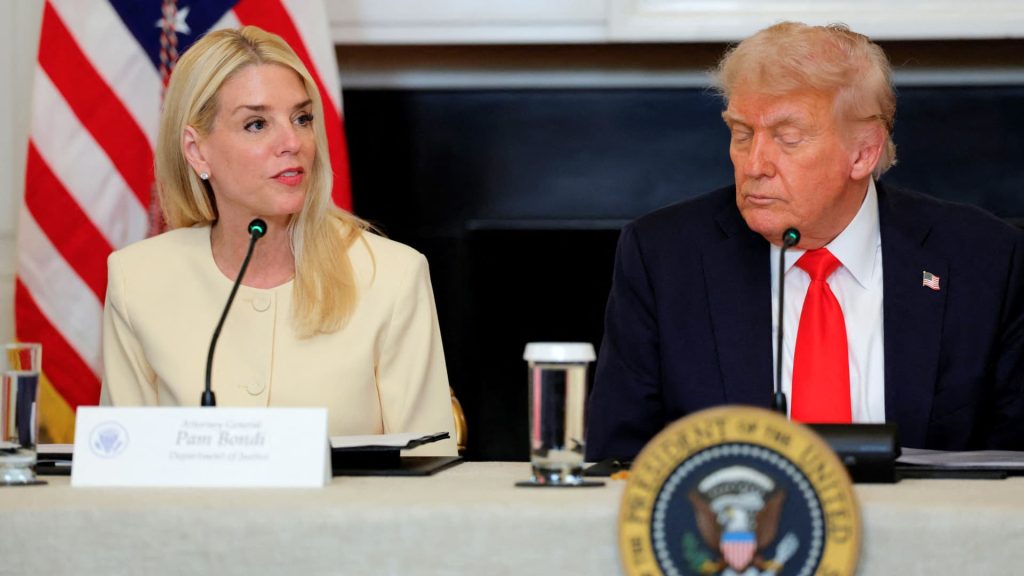 Trump o demite pe Bondi după scandalul dosarelor Epstein
