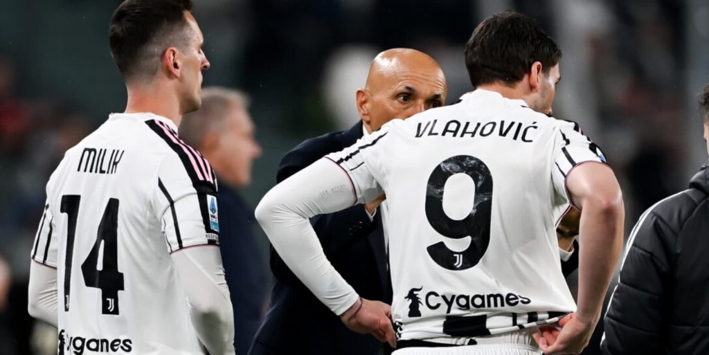 Juventus pregătește duelul cu Genoa: Spalletti face apel la lotul complet, cu excepția unui tânăr jucător TORINO – Antrenorul echipei Juventus, Luciano Spalletti, a convocat 24 de jucători pentru meciul de sâmbătă, de la ora 19:00, pe Allianz Stadium din Torino, împotriva echipei Genoa, antrenată de Daniele De Rossi