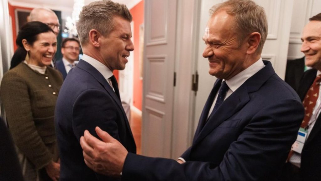 Tusk, gata să ajute Ungaria: „Vreau legături mai strânse cu UE”