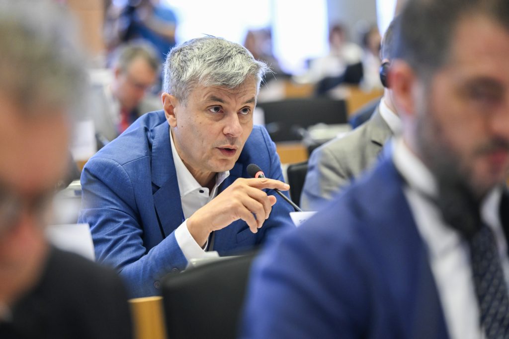Virgil Popescu, dezbatere la Bruxelles: Cum grăbește UE investițiile în energie