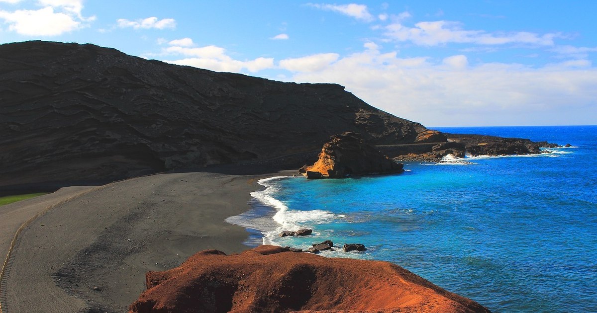 Pensionară distrusă pe aeroport: A rămas fără bani și vacanță în tenerife din cauza unui detaliu banal