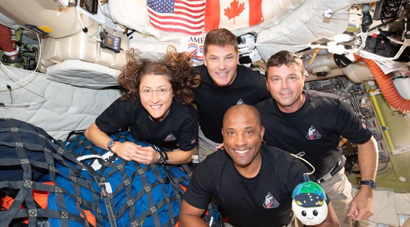 Orion a amerizat după zborul istoric spre Lună: NASA, misiune perfectă