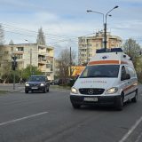 Șoferii români, urmăriți de poliție: Pot trece pe roșu după ambulanțe?