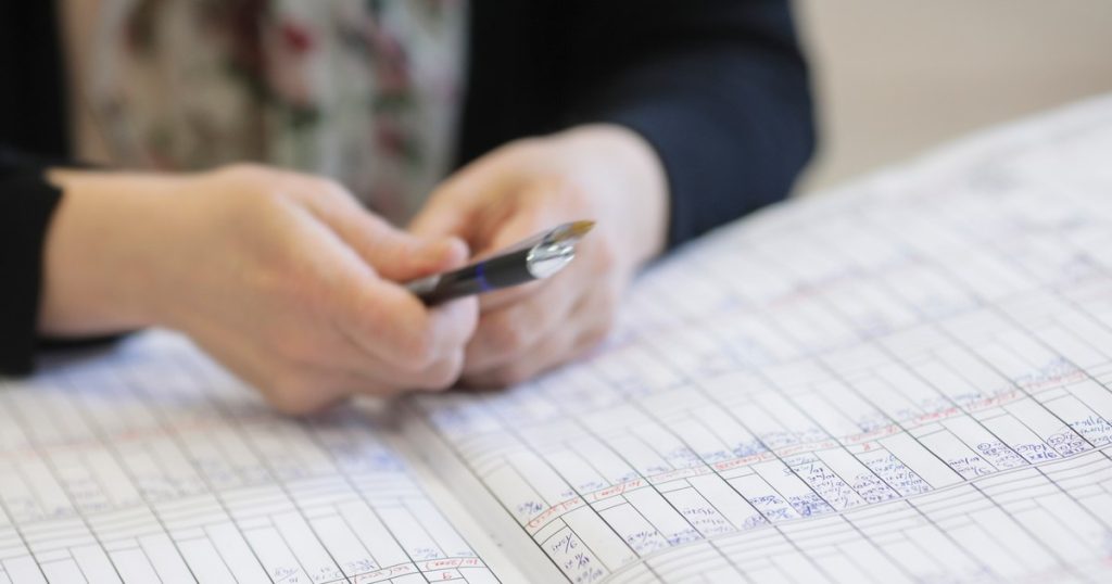 Titularizare în România: Cadre didactice, testate cu metode vechi. Ce spun doi profesori