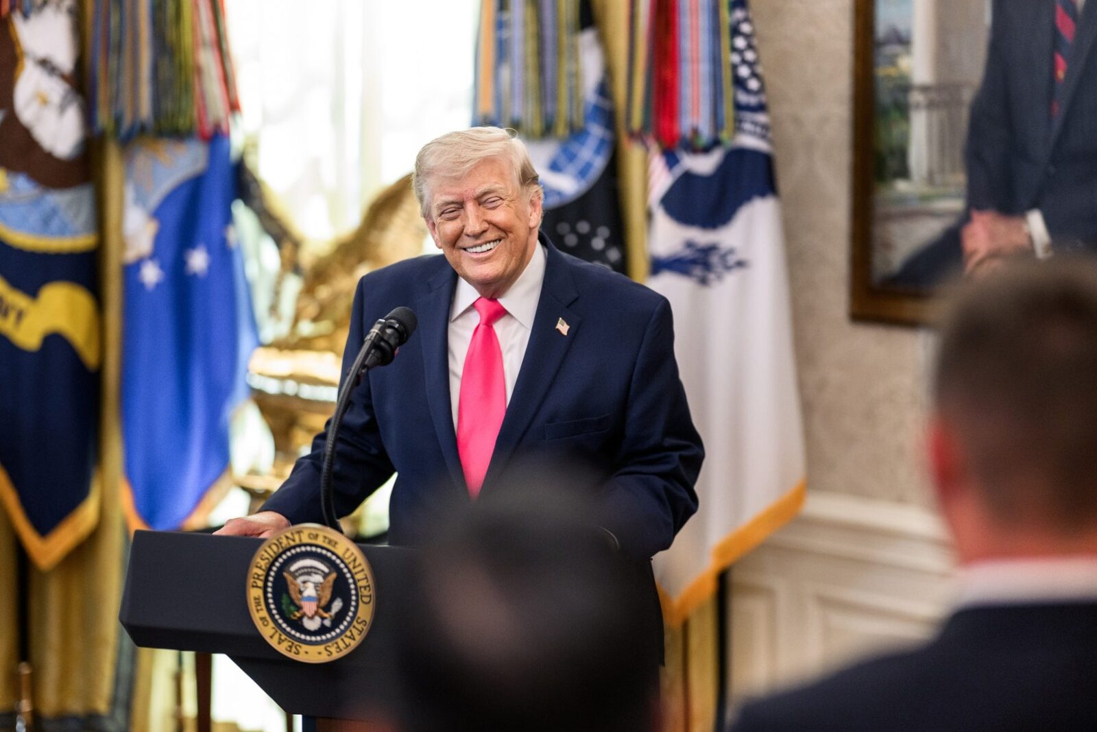 Trump promite „înțelegere” cu Anthropic: Ce planuri are fostul președinte