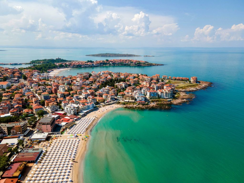 Destinația-surpriză europeană, aproape de România: O bijuterie turistică nouă