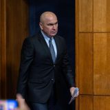 Bolojan, de trei ori mai popular decât Grindeanu, arată un sondaj