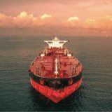 Iranul deschide Strâmtoarea Hormuz: Petrolul se ieftinește brusc, sub 90 de dolari